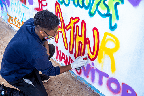 Projeto do Instituo CCR no Rio Grande do Sul promove pintura de grafite em escolas municipais de Cachoeirinha