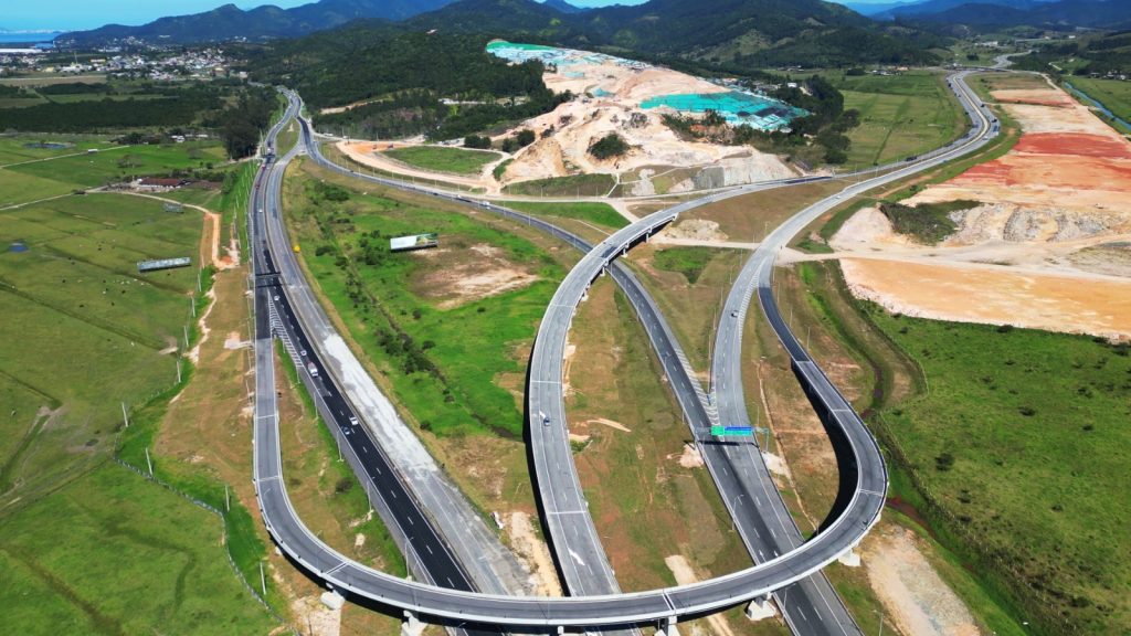 No monitoramento das câmeras já é visível a melhora no trânsito na via principal da BR-101/SC além da redução de 13% no número de acidentes.